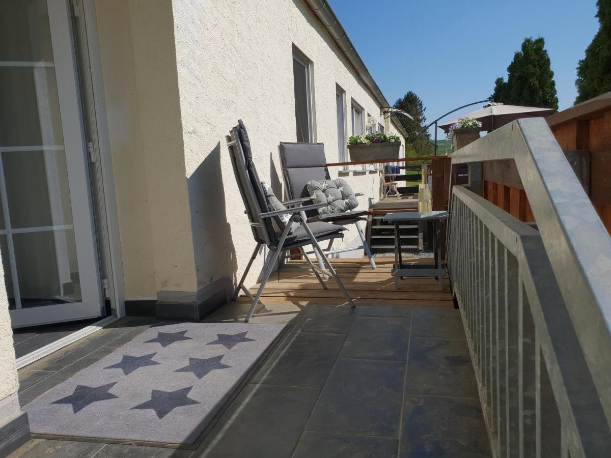 Moderne Ferienwohnung Black Beauty Auf Idyllischem Reiterhof Naehe Burg Eltz Munstermaifeld Luaran gambar