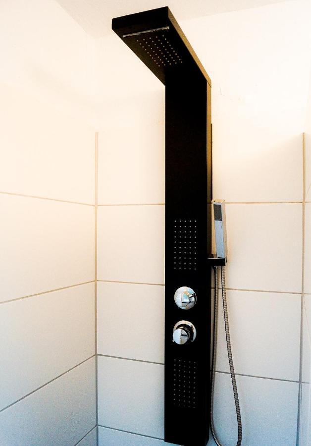 Moderne Ferienwohnung Black Beauty Auf Idyllischem Reiterhof Naehe Burg Eltz Munstermaifeld Luaran gambar